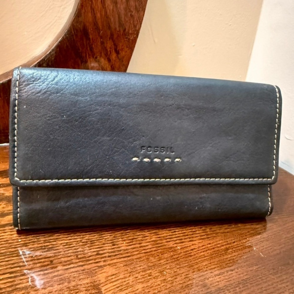 Fossil Leather Tri-Fold Wallet Womens OS Black Good Contrast Stitch Clutch